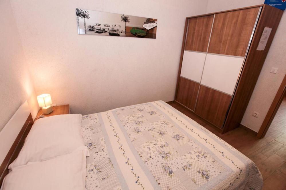 Apartman 2+2 C6 Appartement Baška Voda Buitenkant foto